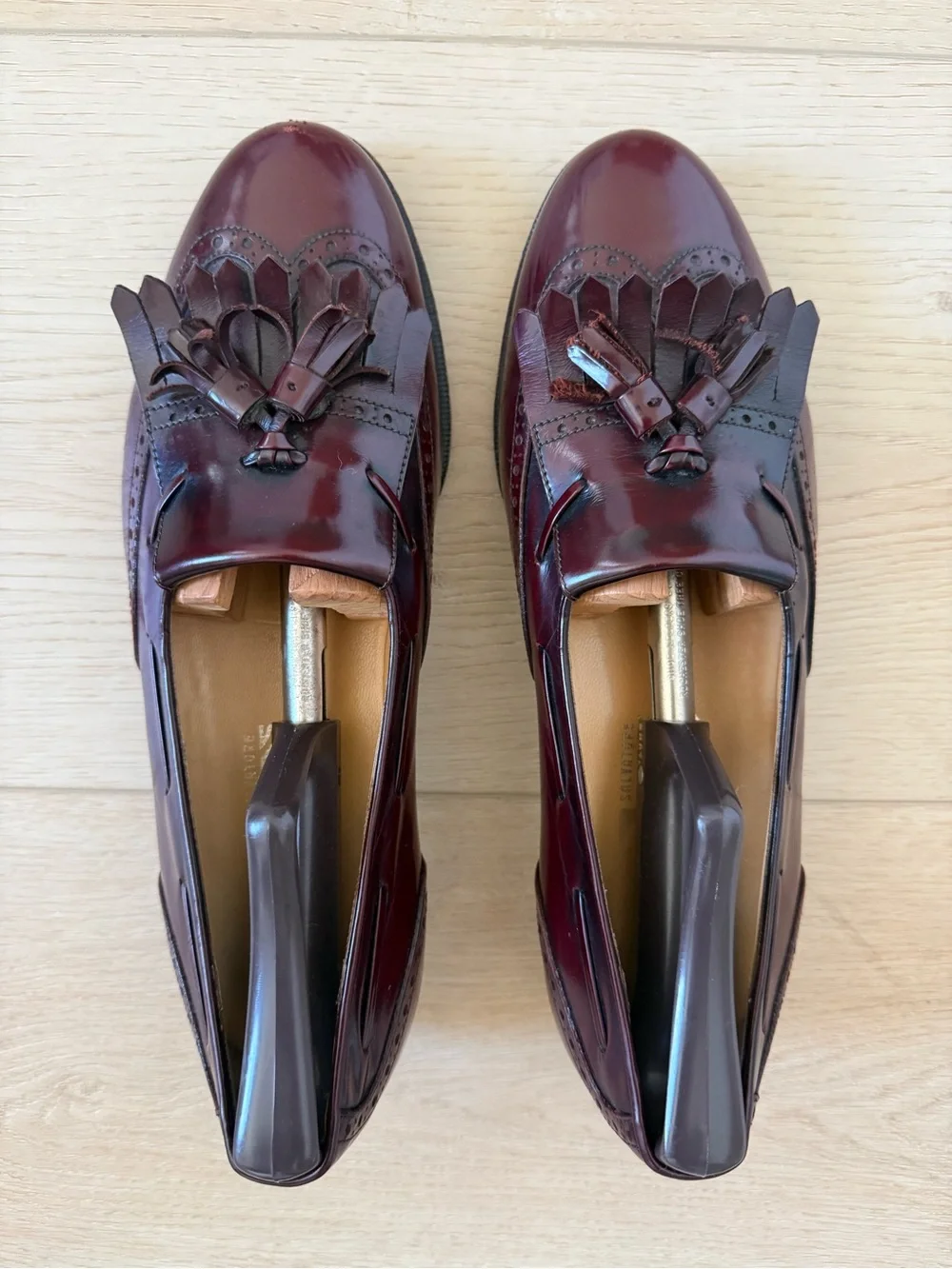 Salvatore Ferragamo Men's Dark Burgundy Tassel Loafers Lucas Bordeaux Size 8D